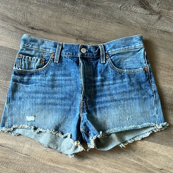 EUC Levi’s | 501 Jean shorts - Picture 1 of 8
